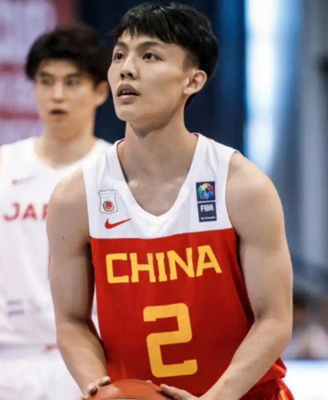 官宣！中国男篮大名单出炉，广东三人入选，周琦缺席，庞峥麟惊喜