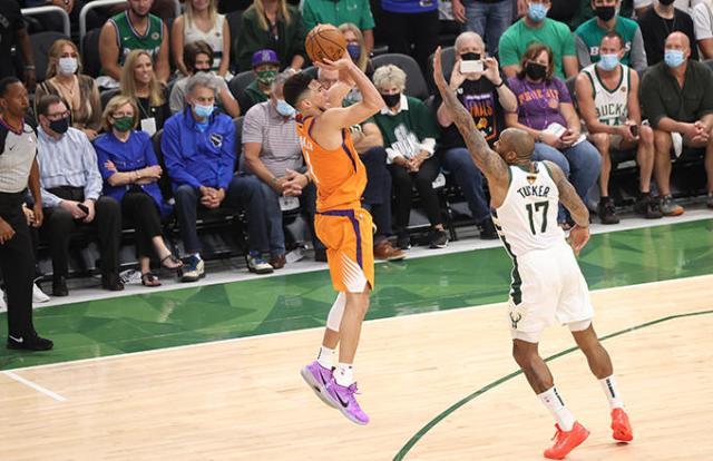 开云体育入口-密尔沃基两战风云突变 总决赛天平已朝雄鹿倾斜？